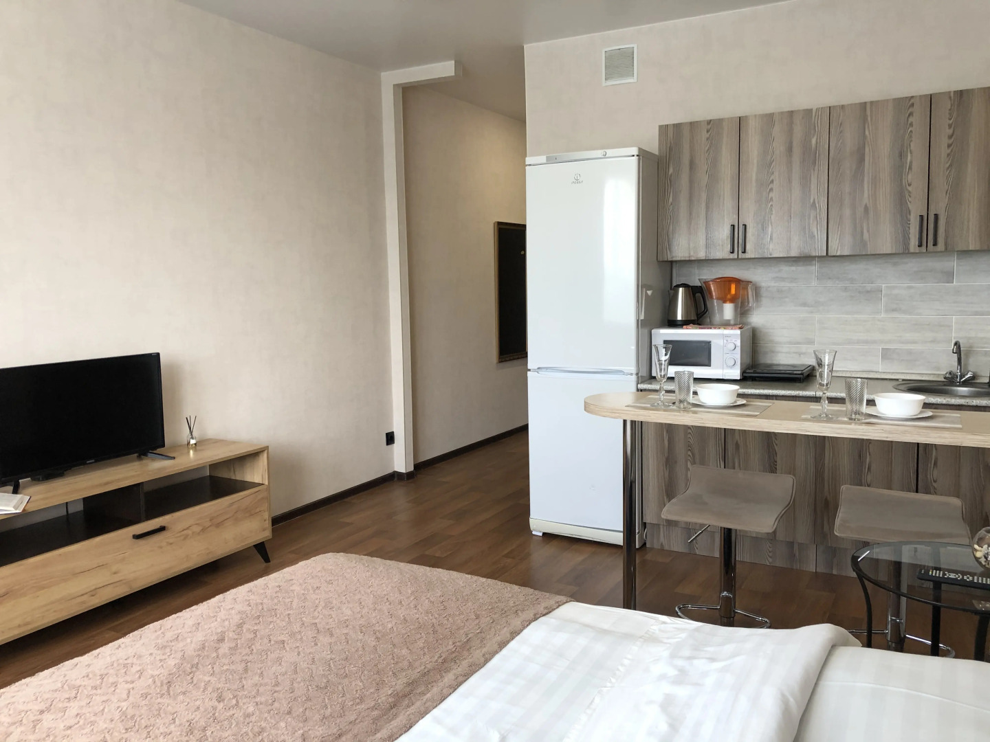 Апартаменты 21 этаж на Антонова