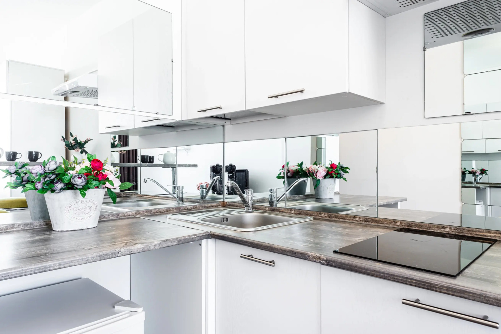 Апартаменты ApartHause с красивым видом и бесконтактным заездом