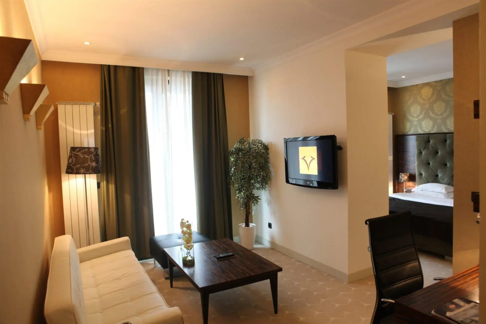 Отель Crystal Hotel Belgrade