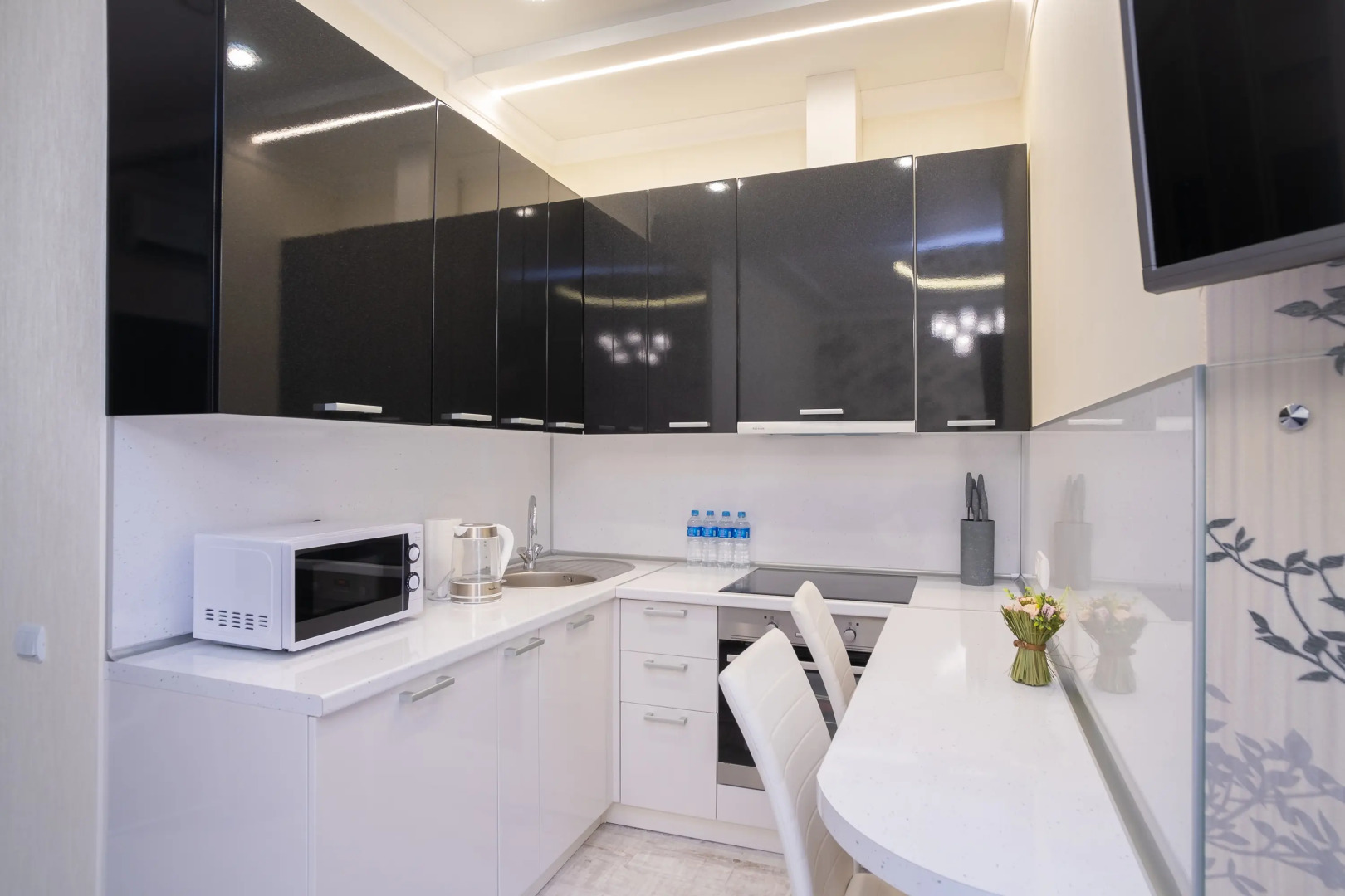 Апартаменты Red Apartments Арт Лайт Сити Апартамент Рафаэль