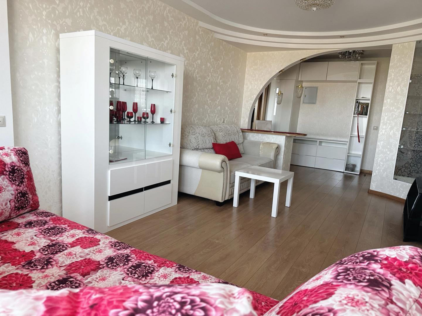 Квартира с панорамным видом на реку и все монастыри