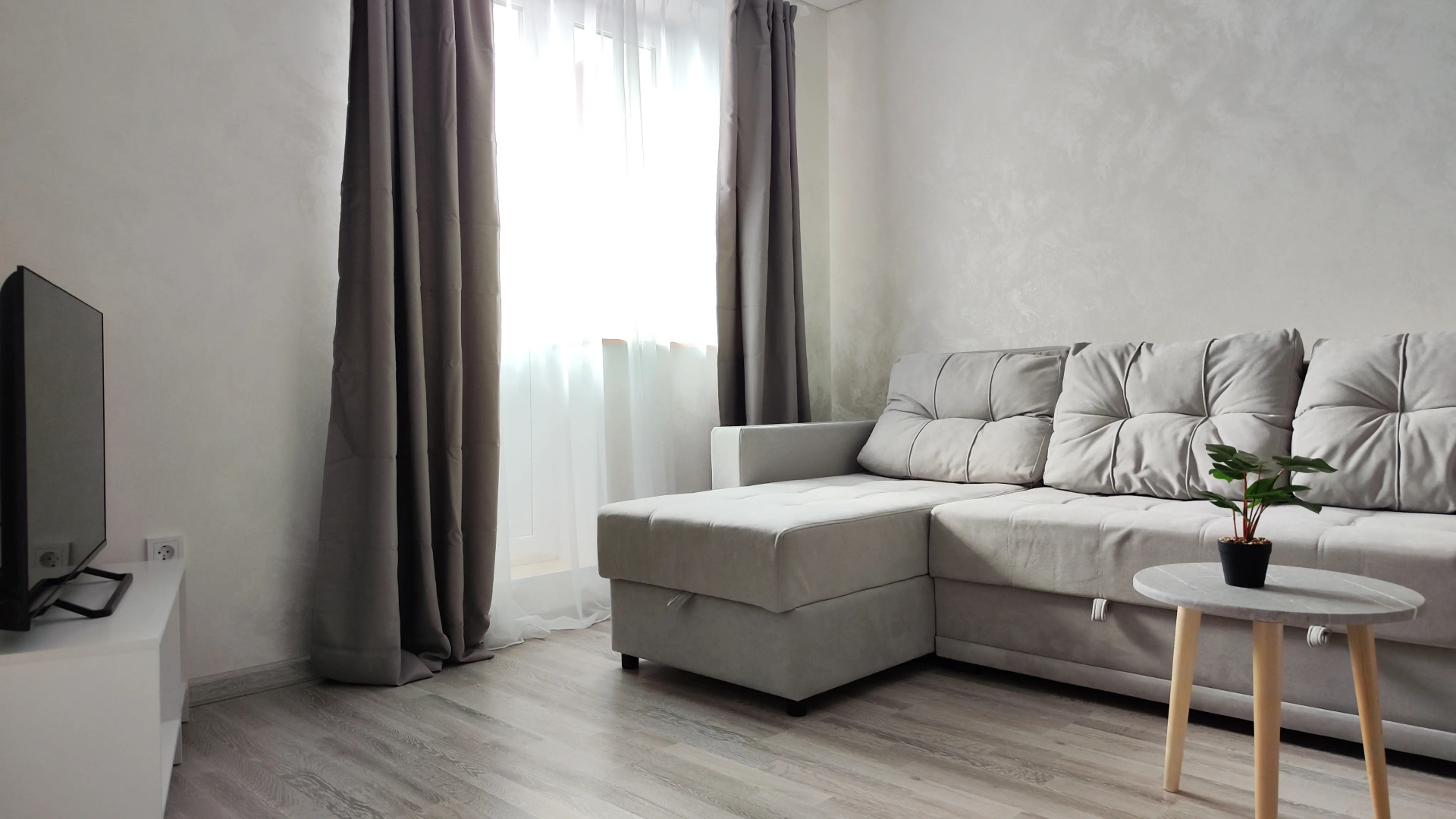 Апартаменты Panda Home возле ТЦ Остров и ТЦ Кристалл