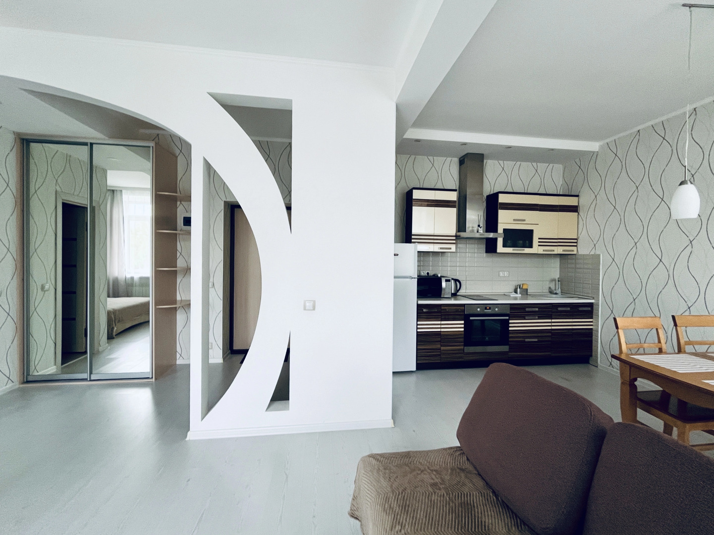 Апартаменты Unique Apart Лен рядом с Медсанчастью МВД, Парком Чудес и СГК Кирова 25