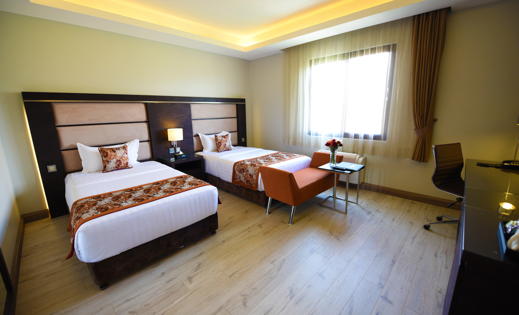 Отель The Athena