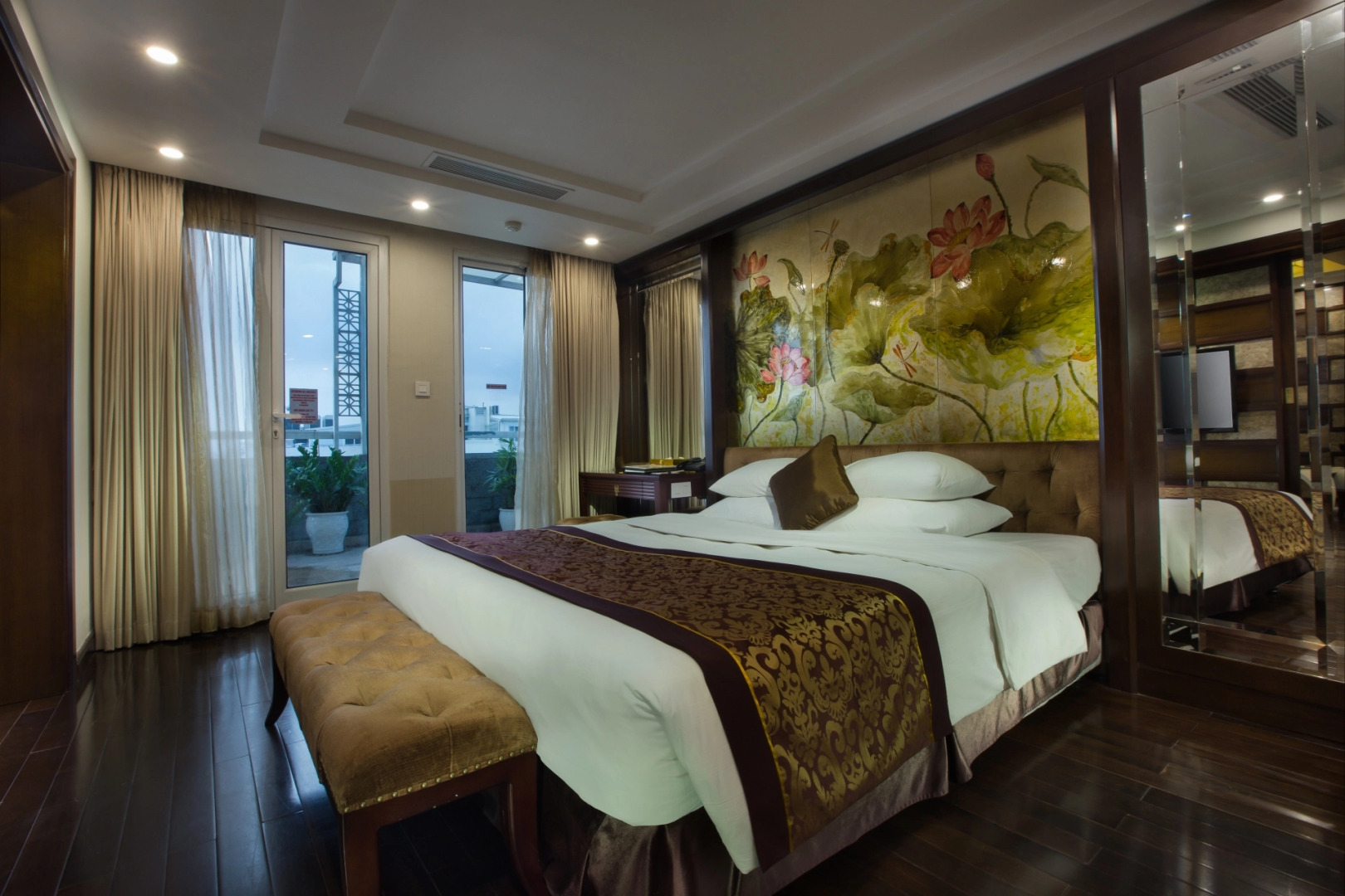 Отель Golden Silk Boutique Hotel
