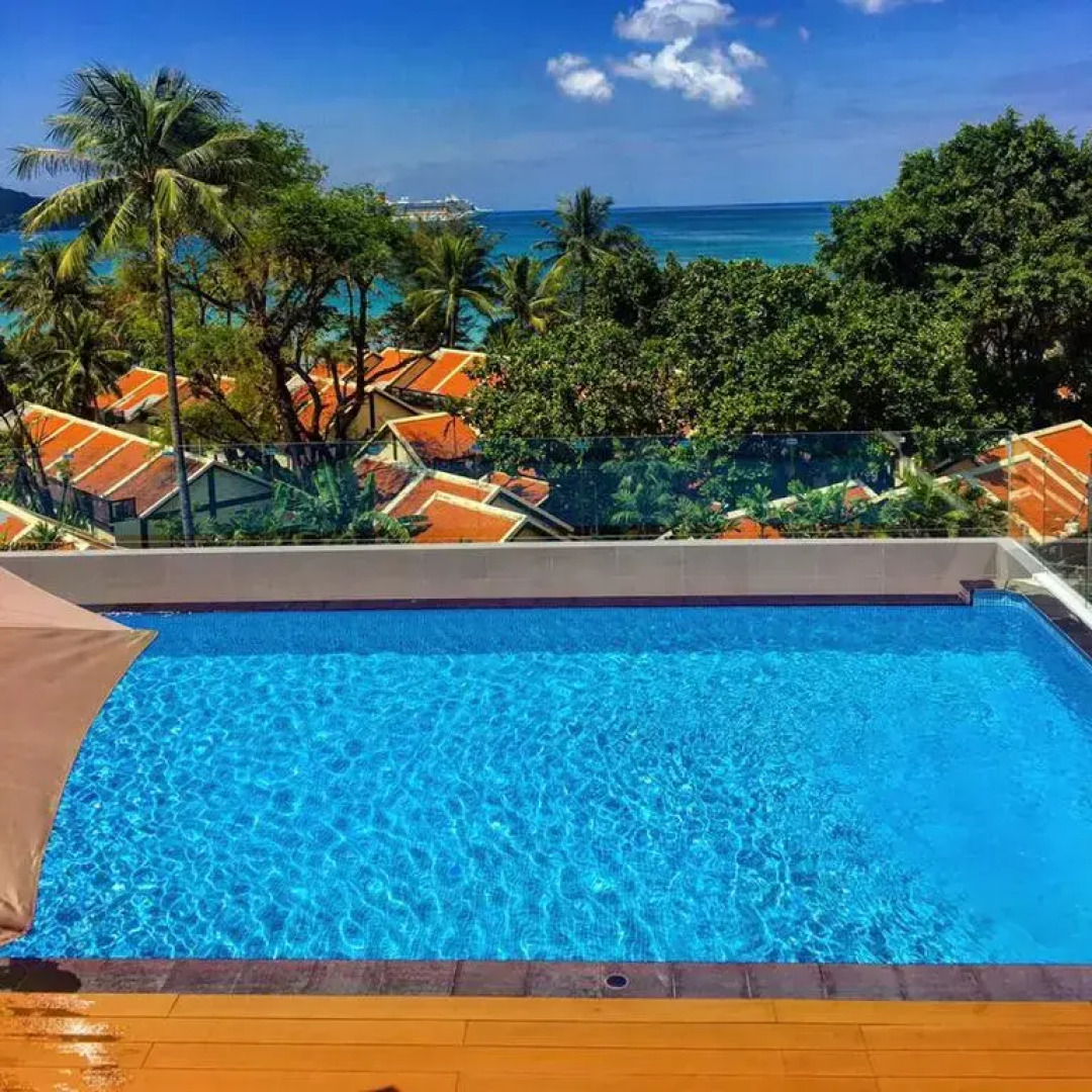 Отель Clarion Patong Beach