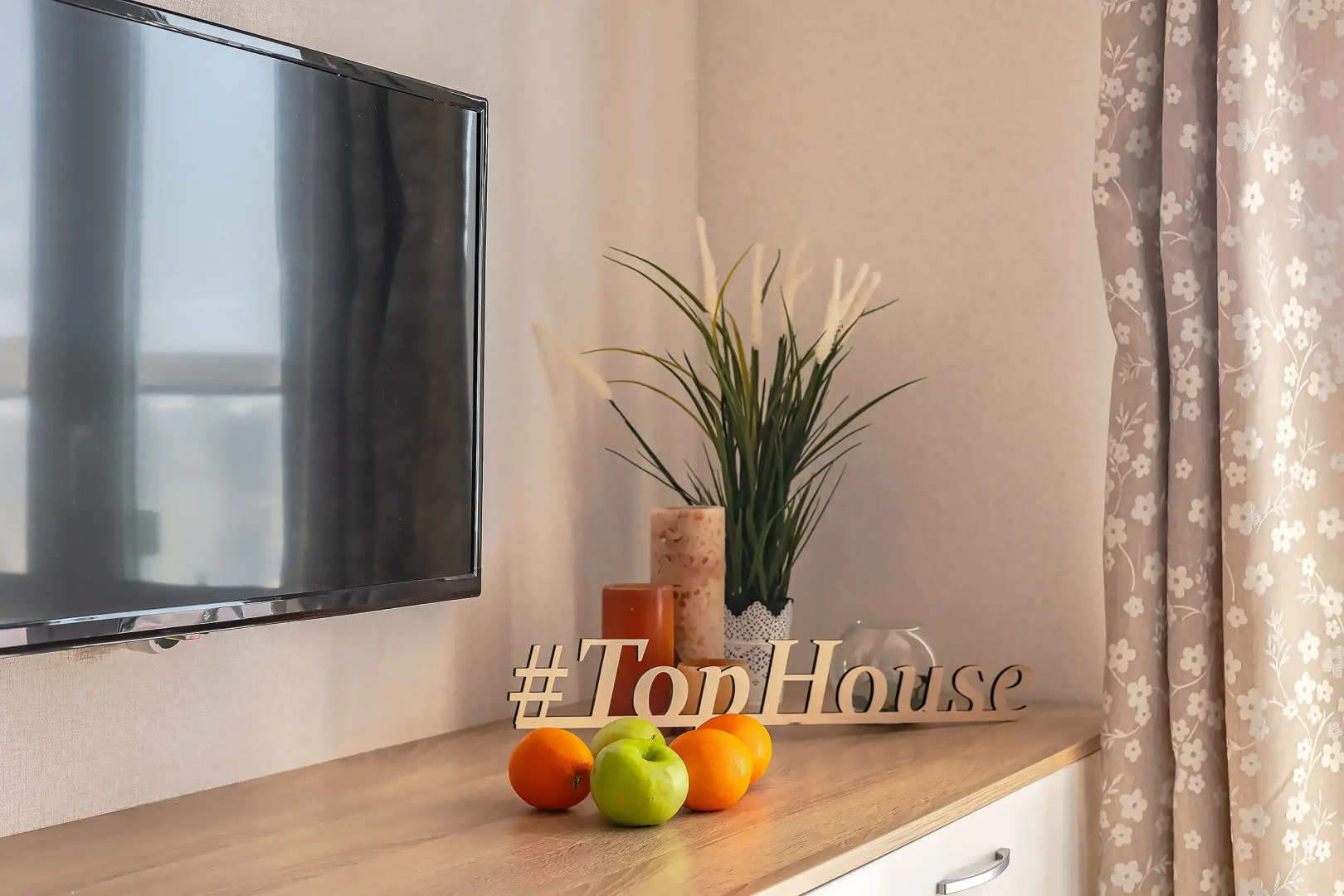 Апартаменты TopHouse на Можжевеловой 18, 14 этаж