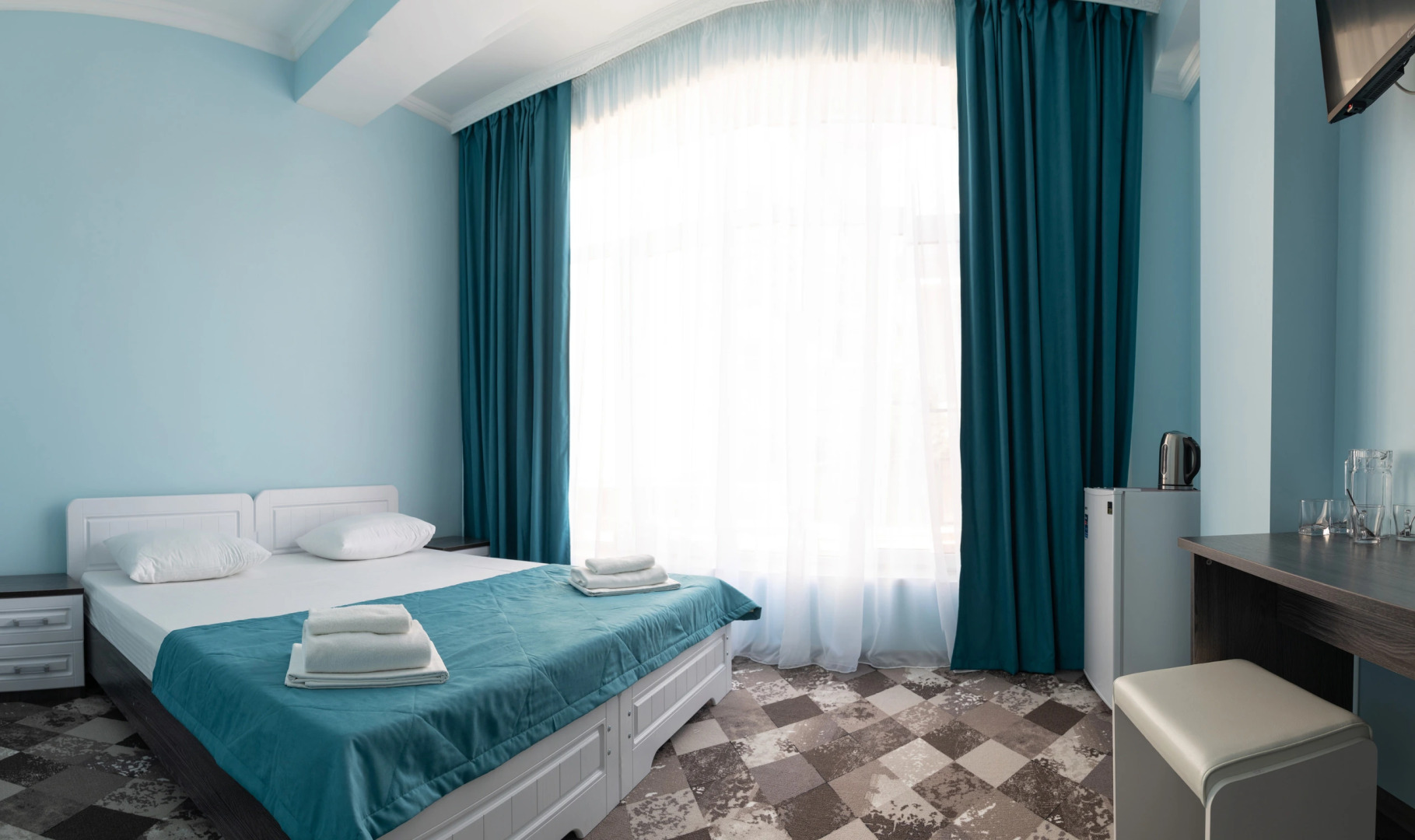 Отель Кавказ