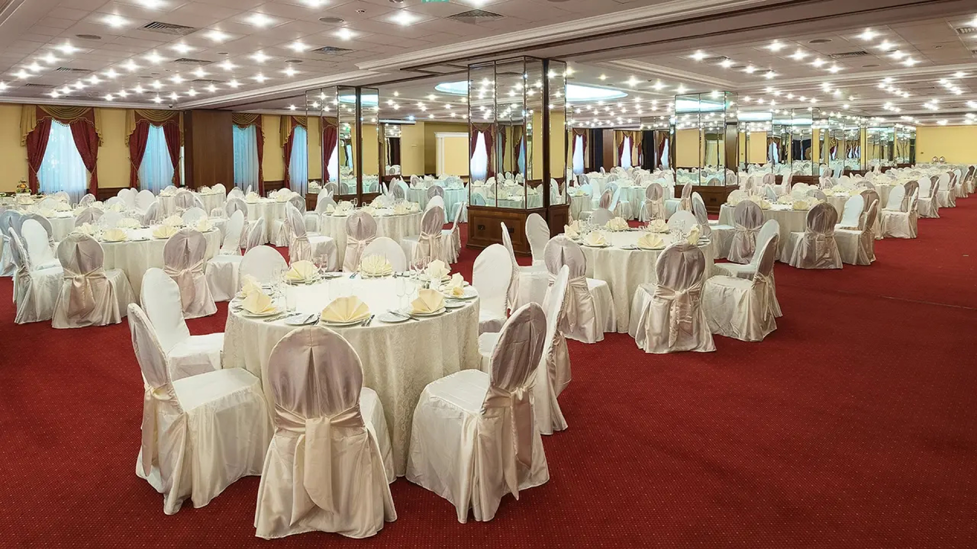 Отель Radisson Slavyanskaya Hotel & Business Center, Moscow