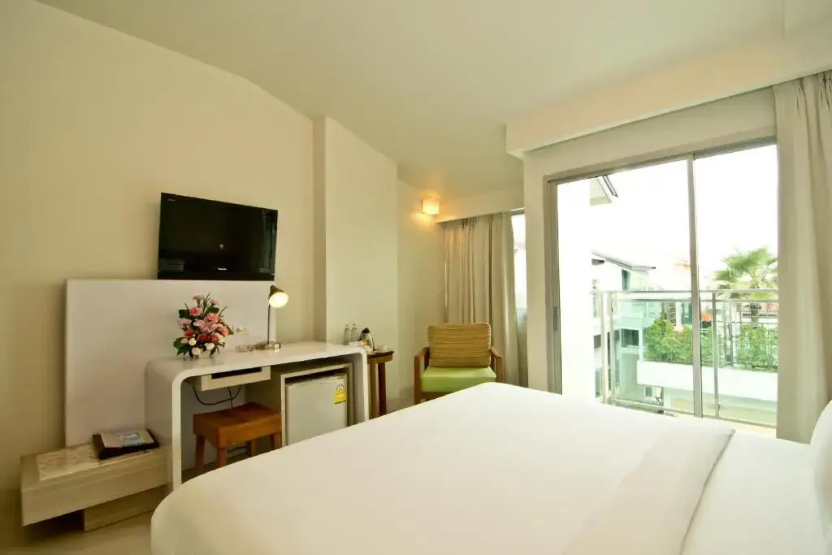 Отель Sunshine Hotel & Residences