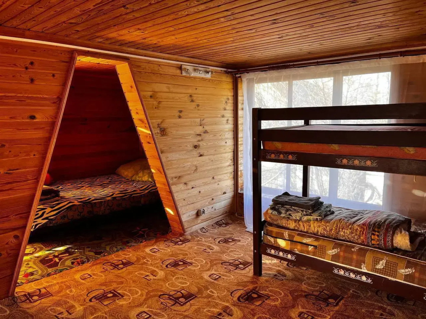 Частный дом двухэтажный на 1-й Лесной улице 1А