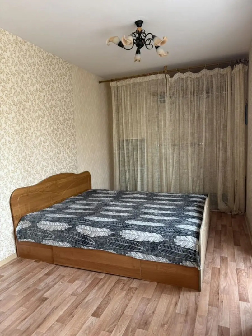 Квартира 3-комнатная на Строительной 8