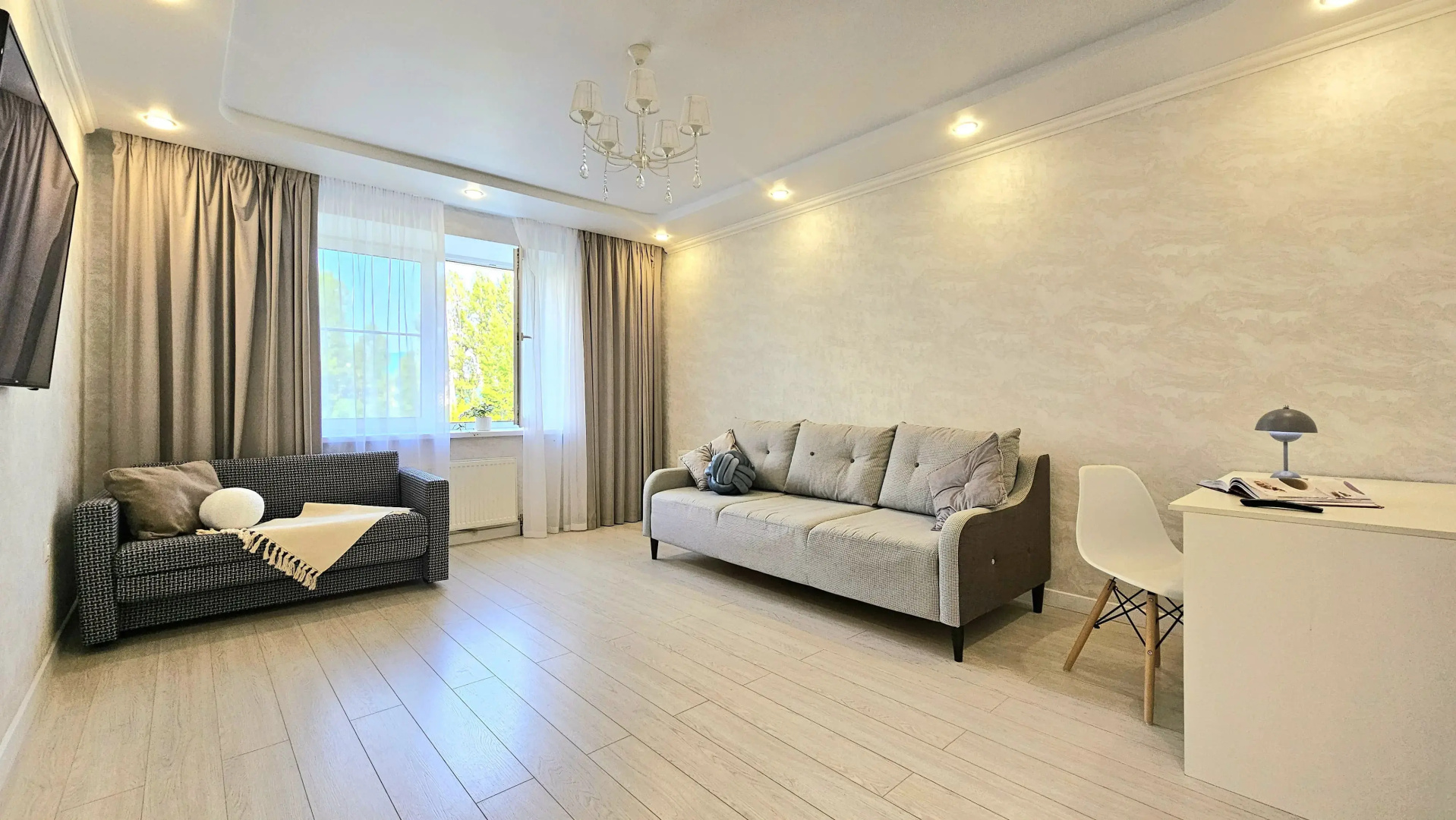 Квартира Urban Apartments 2-х комнатная рядом с метро и базой отдыха у леса