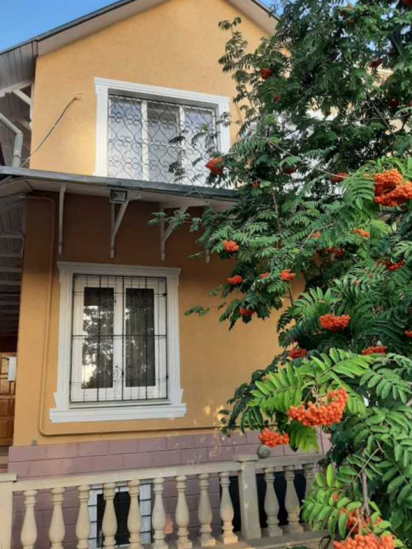 Частный Дом с Беседкой на Проспекте Дзержинского 25