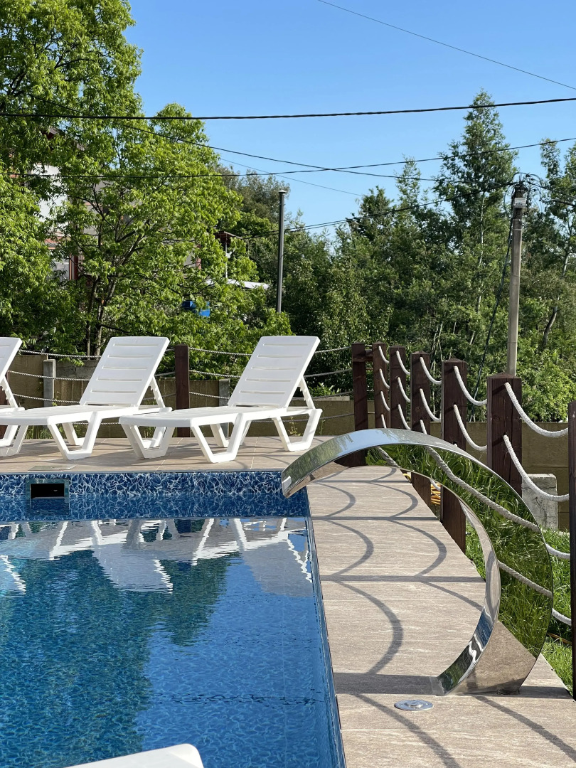 Вилла с бассейном и 5 мастер спальнями