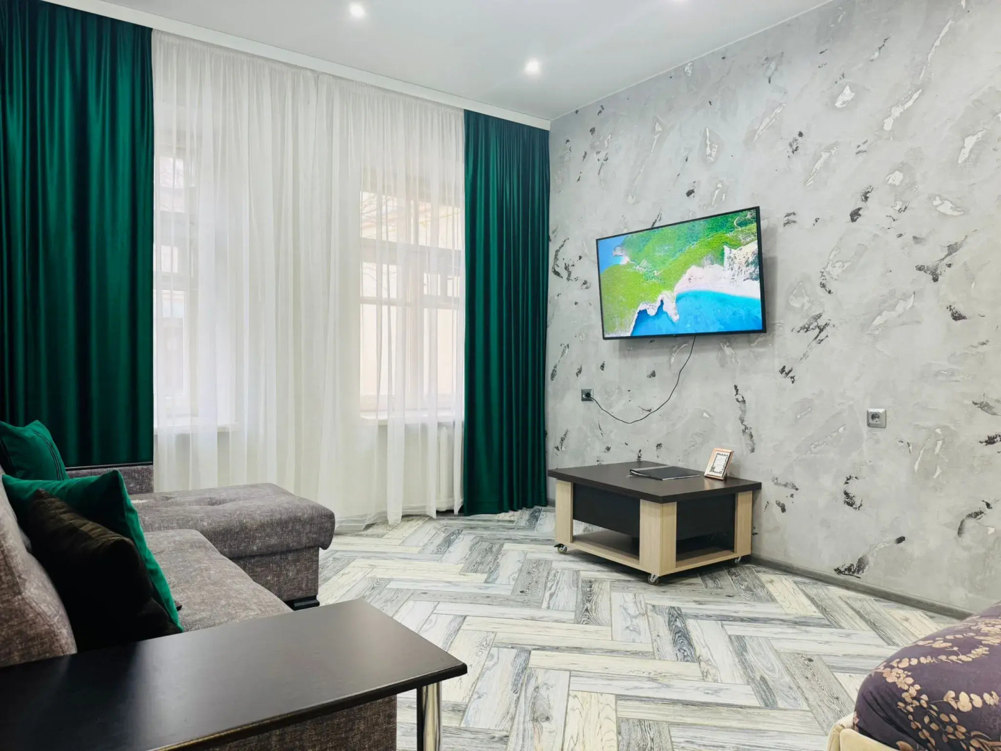 Апартаменты на Калючинской 14