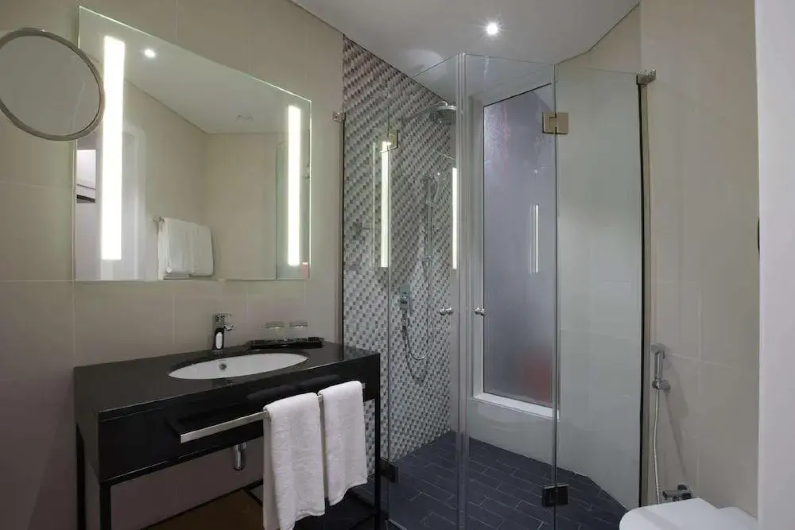 Отель IntercityHotel Dubai Jaddaf Waterfront
