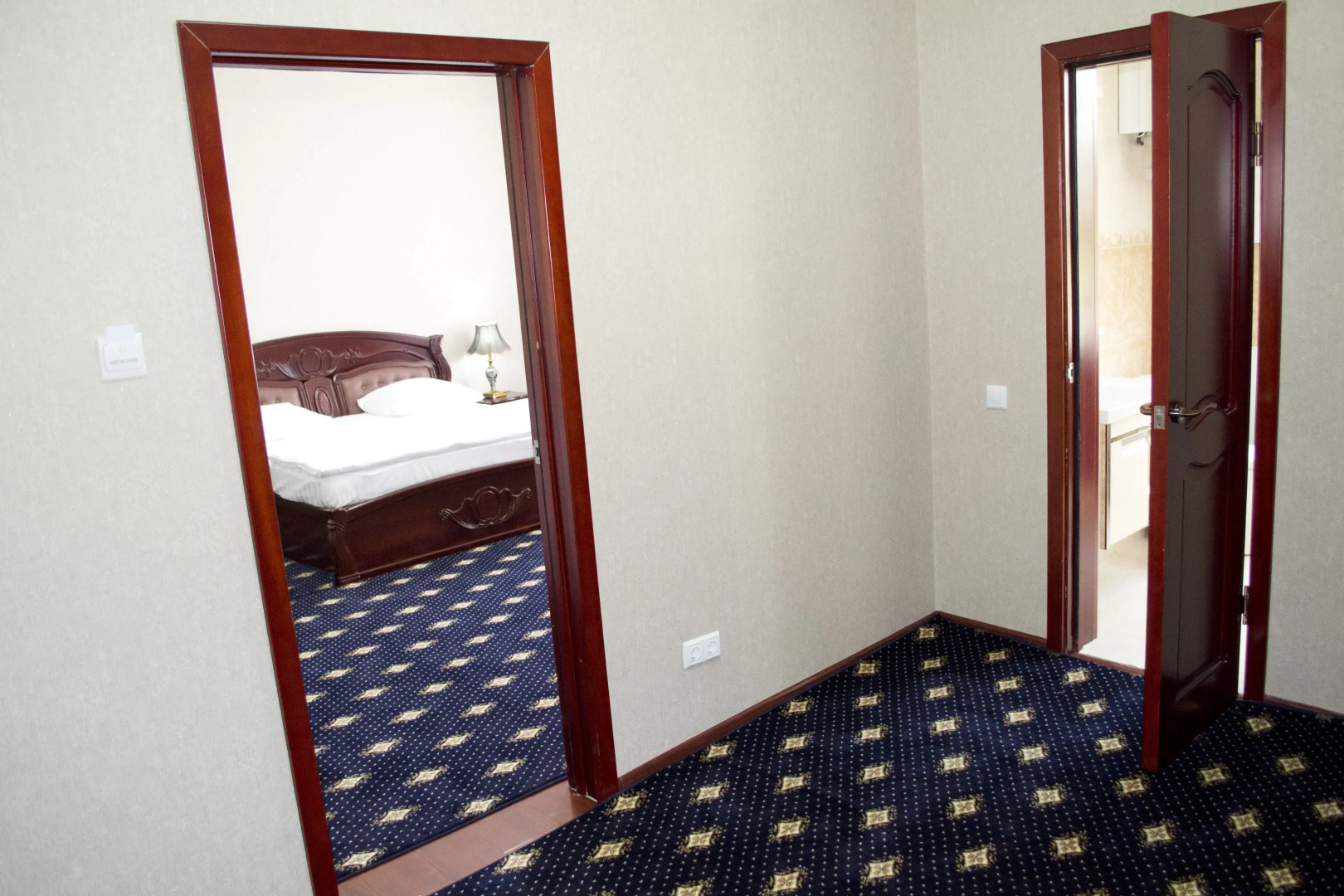 Отель Bokhtariyon