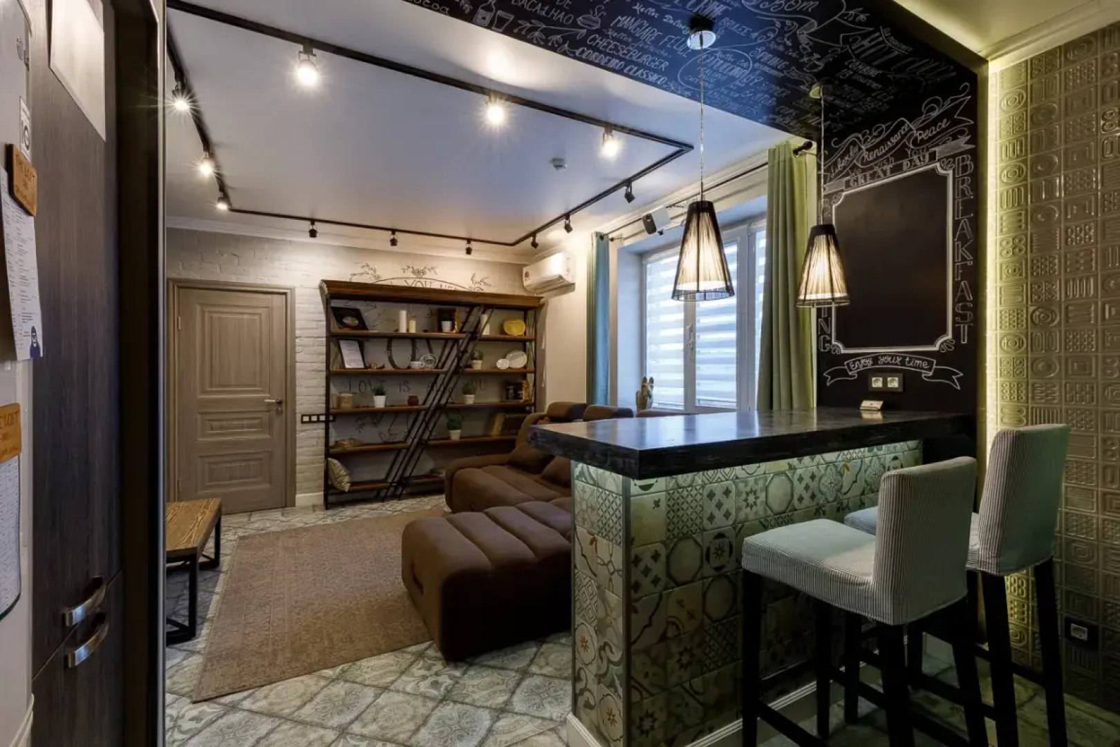 Апартаменты cемейные Loft Apartments с проектором
