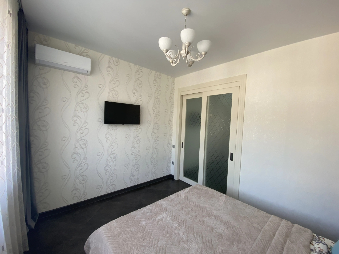 Апартаменты с Видом на Горы в Жк Изумрудный Город