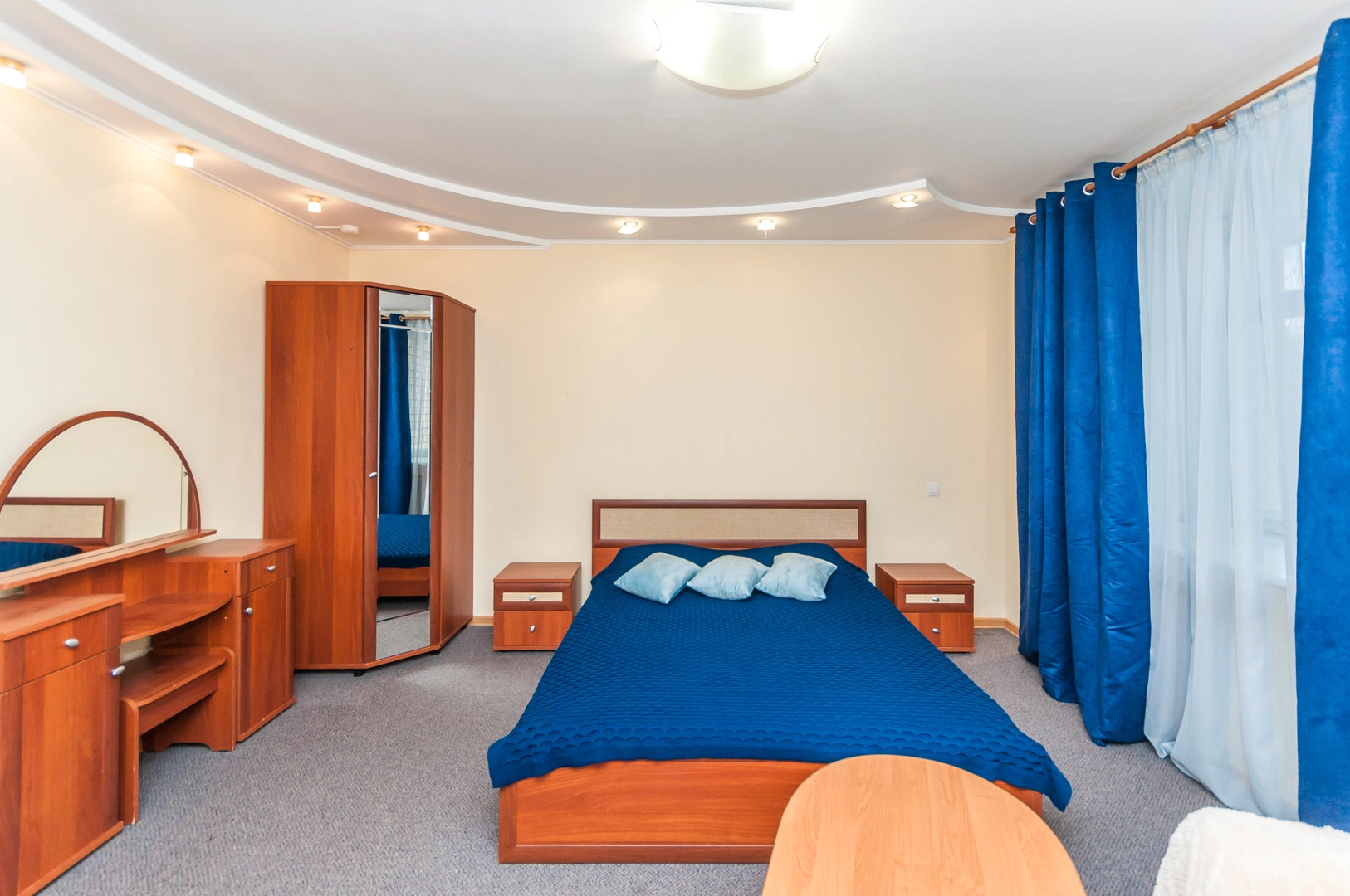 Апартаменты ЕКАТЕРИНИНСКАЯ 165