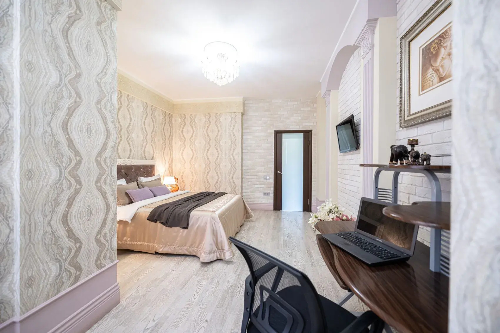 Апартаменты Пять Звёзд Большая с Кондиционерами и камином