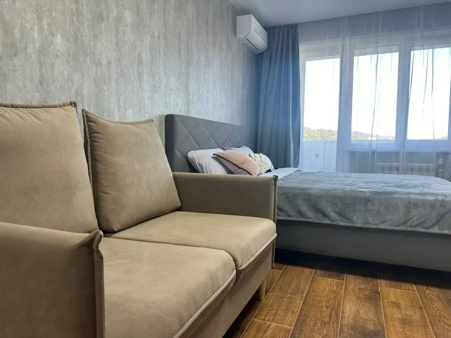 Апартаменты Уютная студия в экологичном районе города