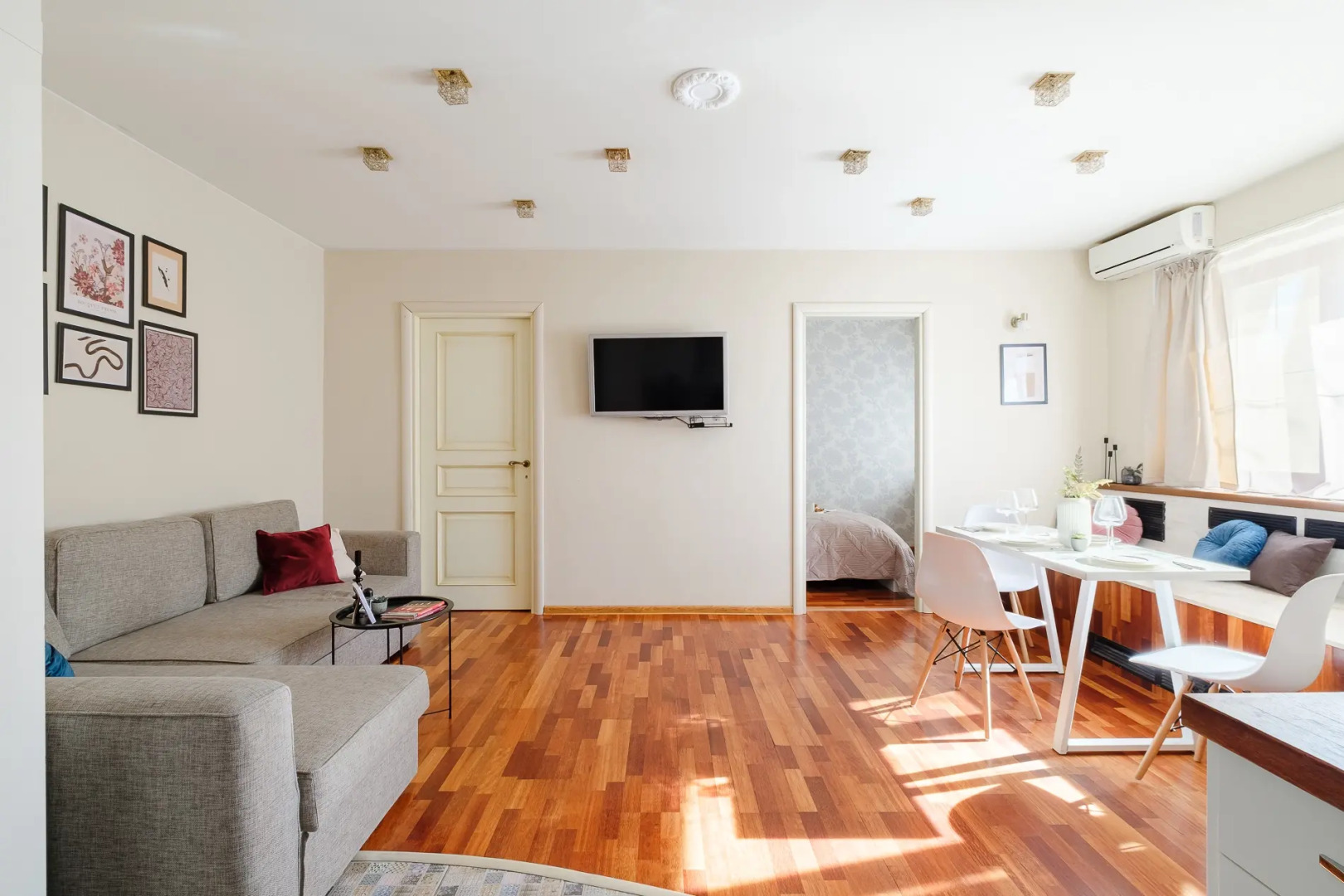 Апартаменты Life Apartments 2комнатные