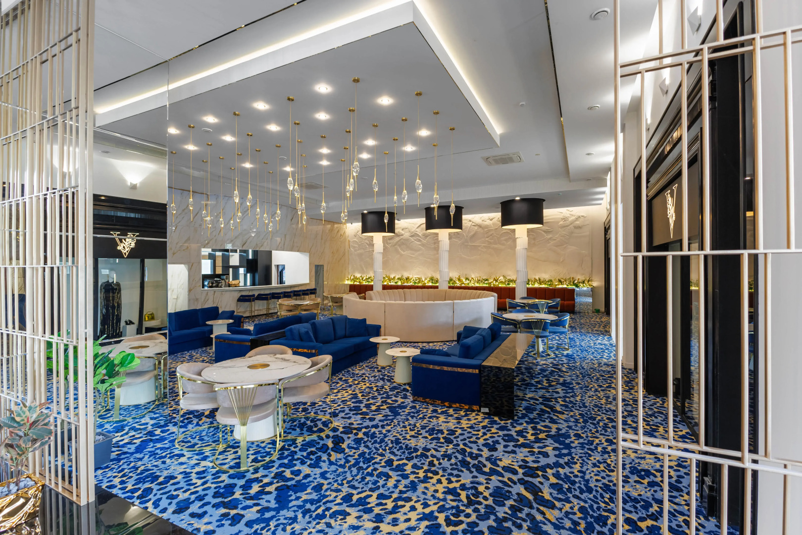 Отель Космос Ла Валли