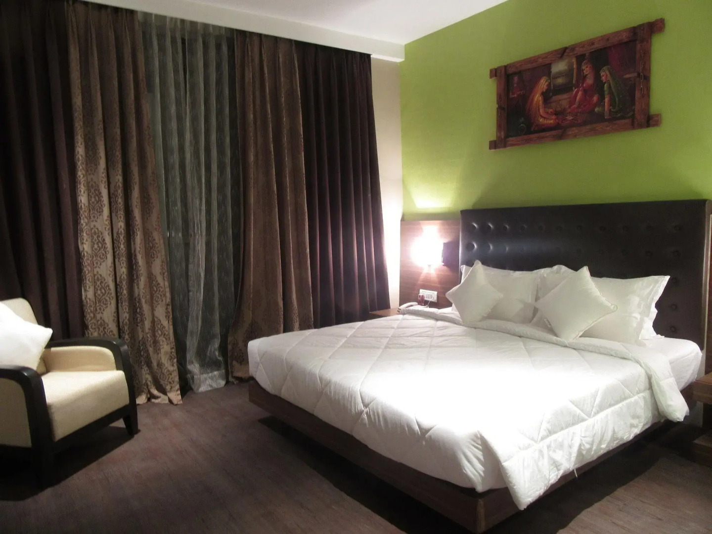 Отель The Byke Suraj Plaza Veg