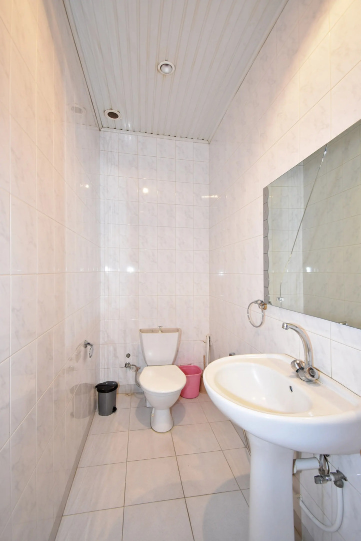 6 комнатный особняк с видом на сад