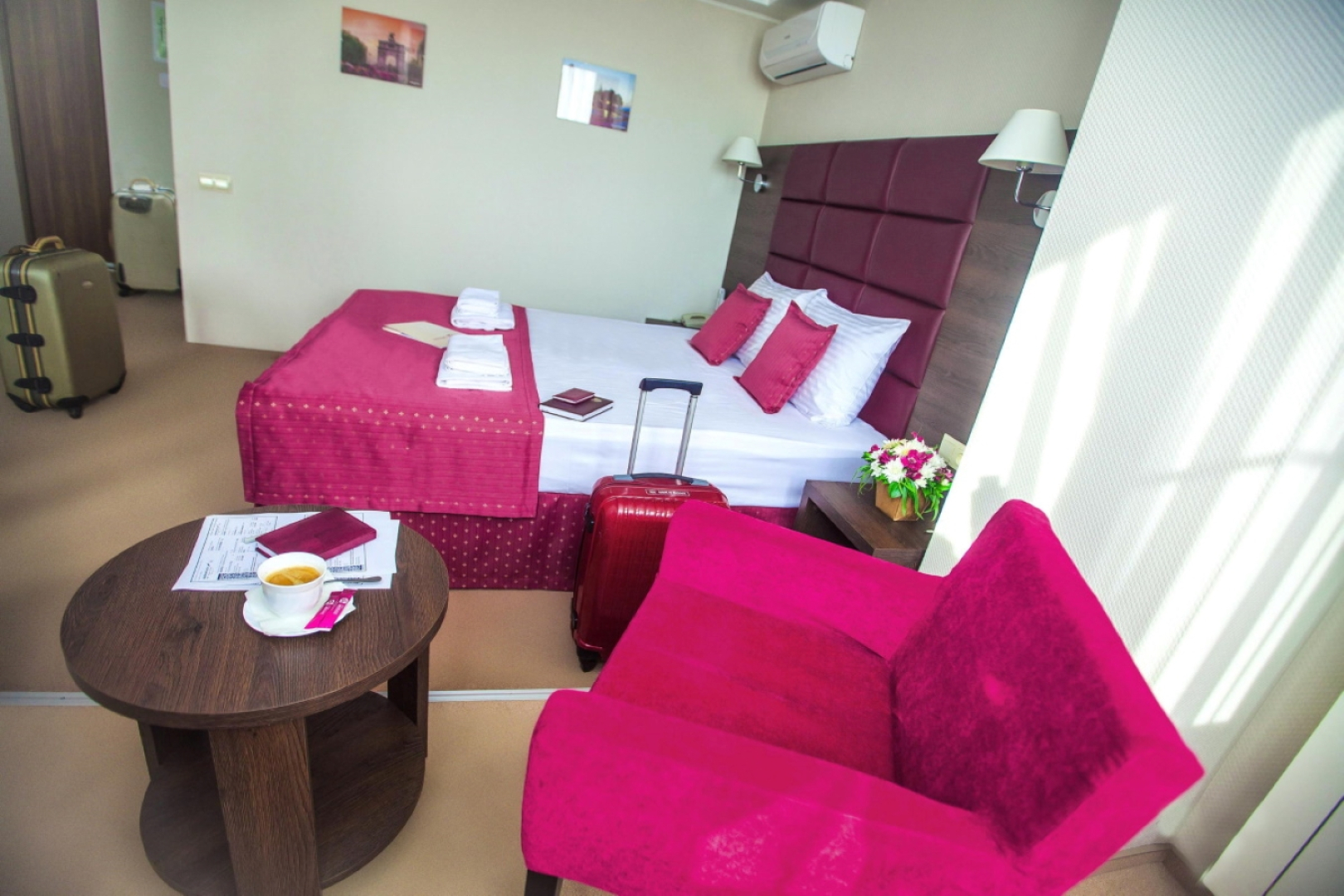 Отель Милот