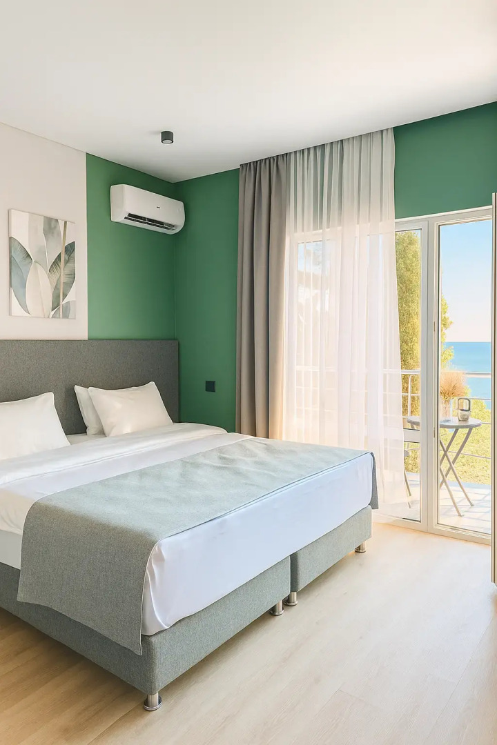 Отель Манон