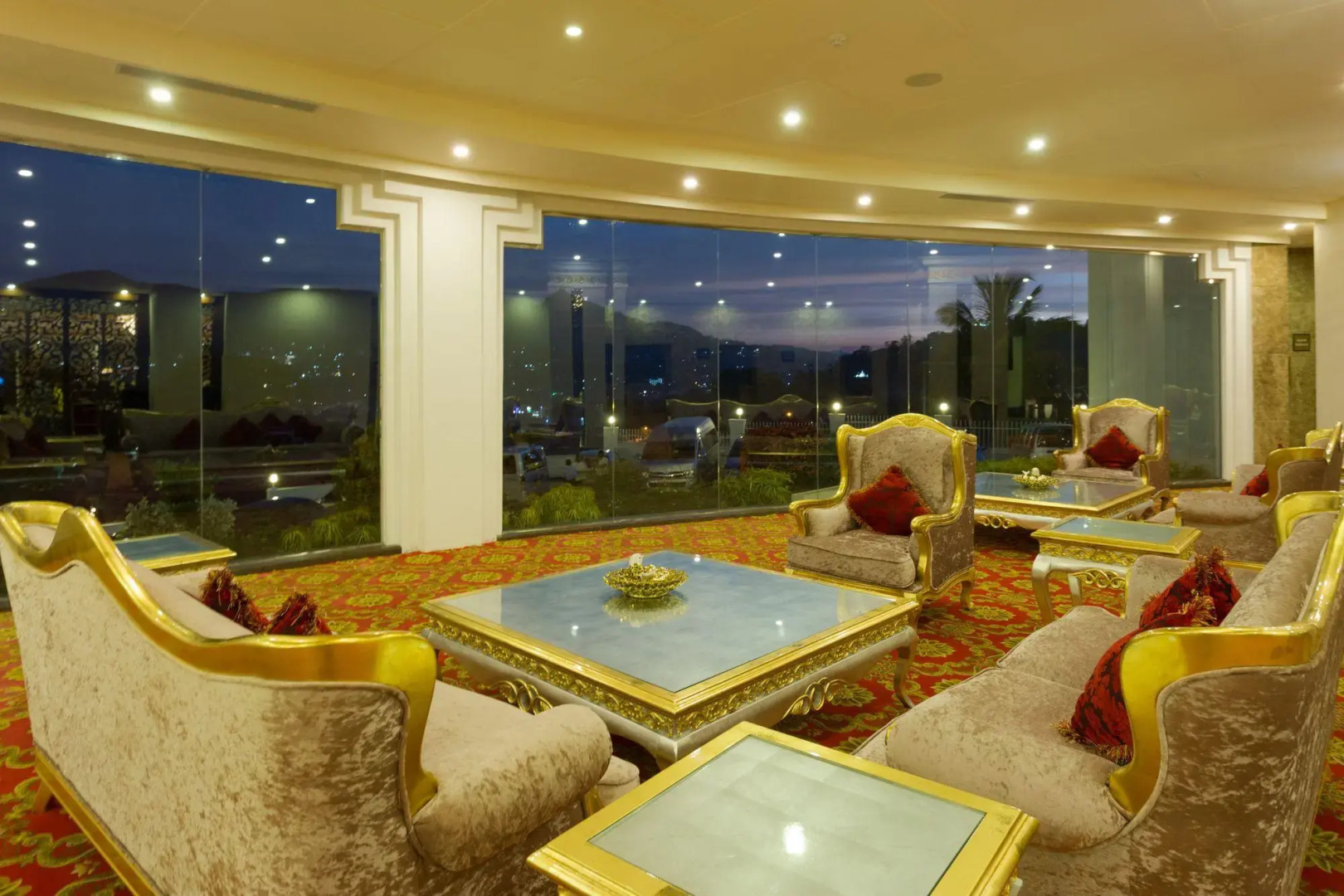 Отель The Grand Kandyan