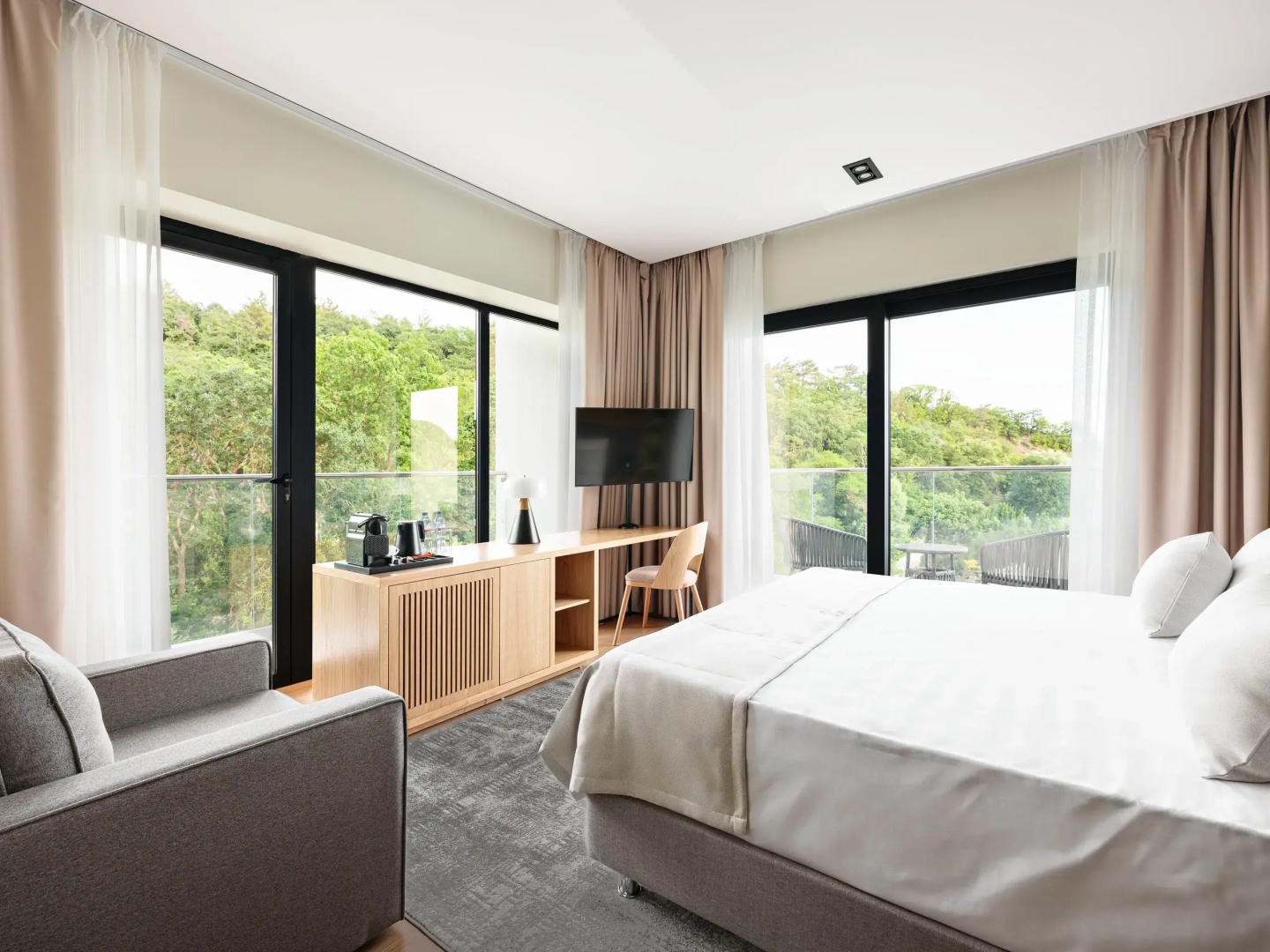 Отель Райморис