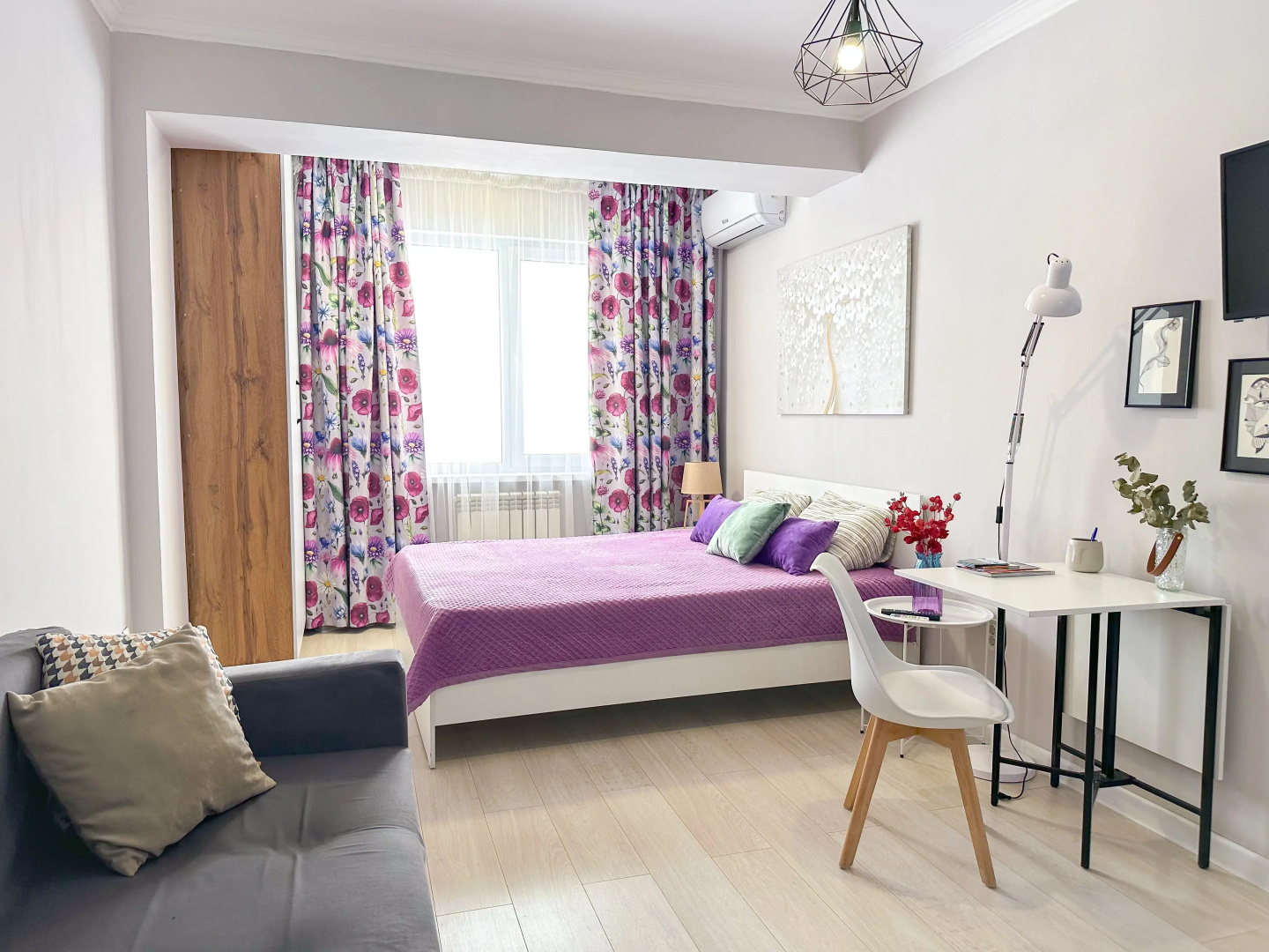 Апартаменты ADT Pink and Grey