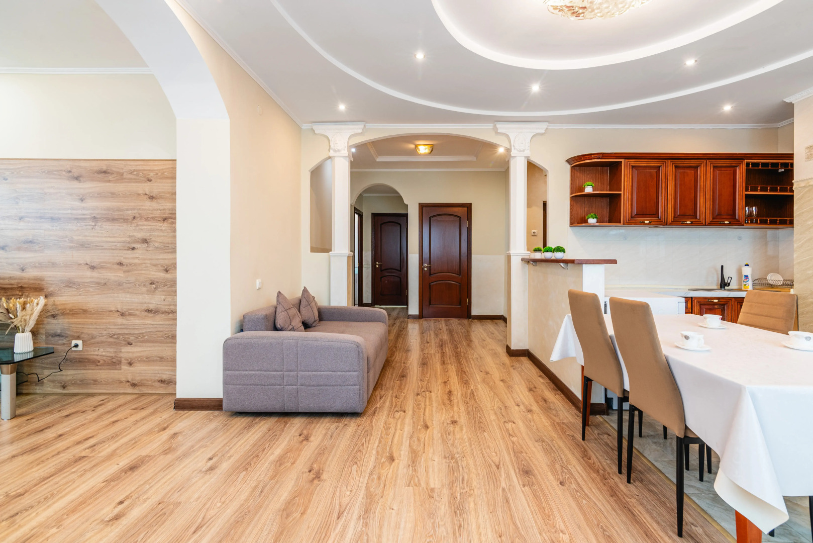 Апартаменты Просторные 3-х комнатные в стиле минимализм