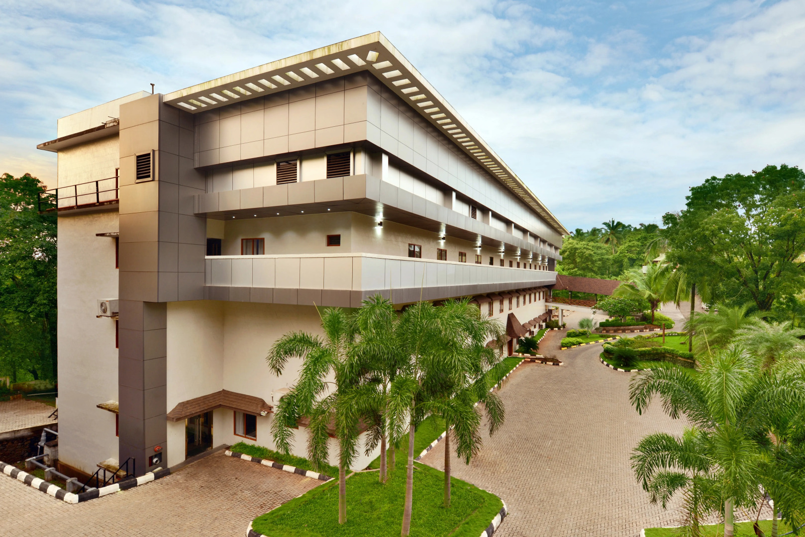 Отель Eco Gardens Resorts