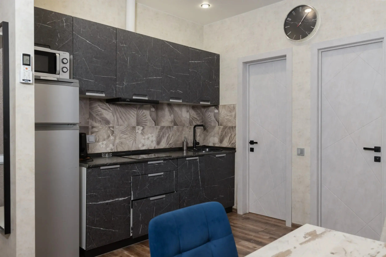 Апартаменты Море Апартаментов на Эстонской 37/8-040