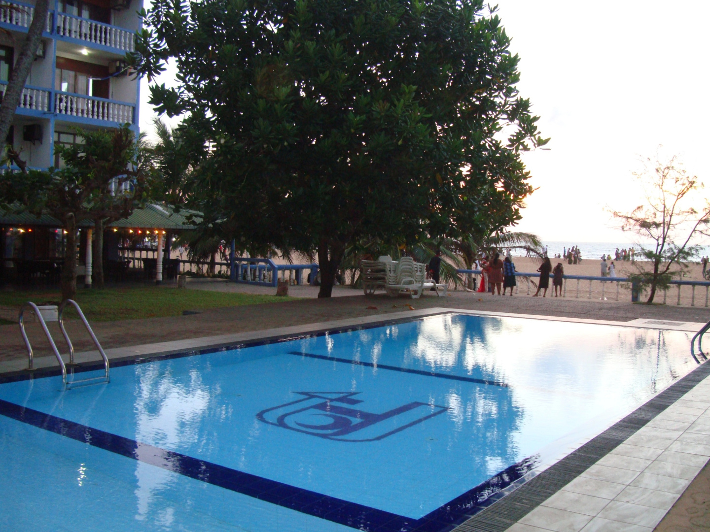 Отель Topaz Beach