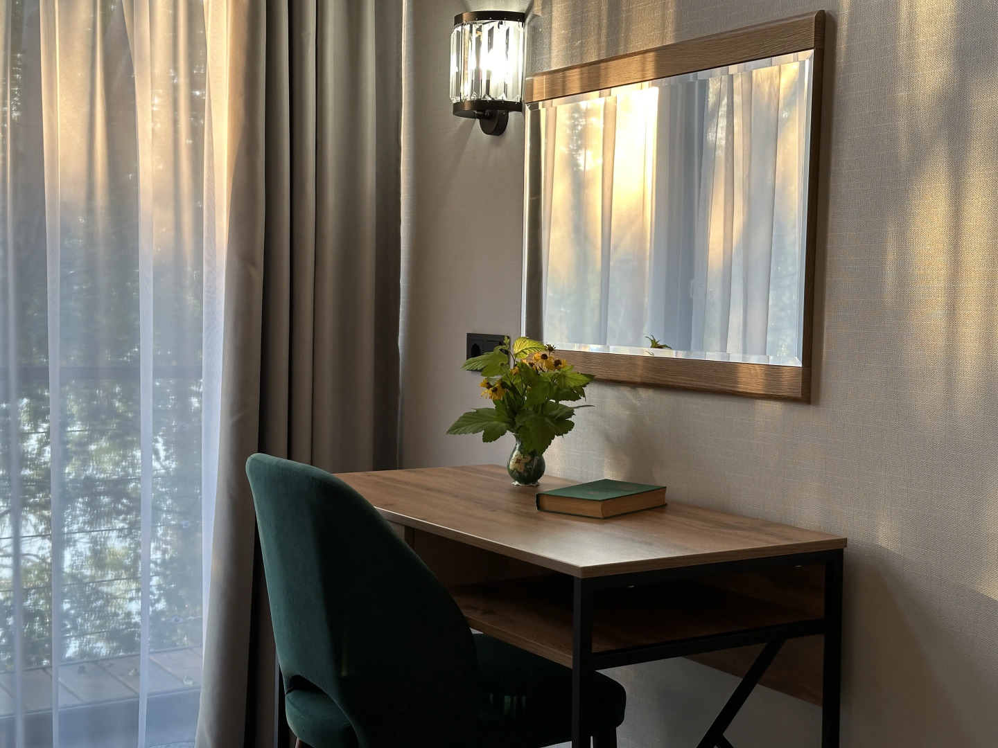 Отель Озеро