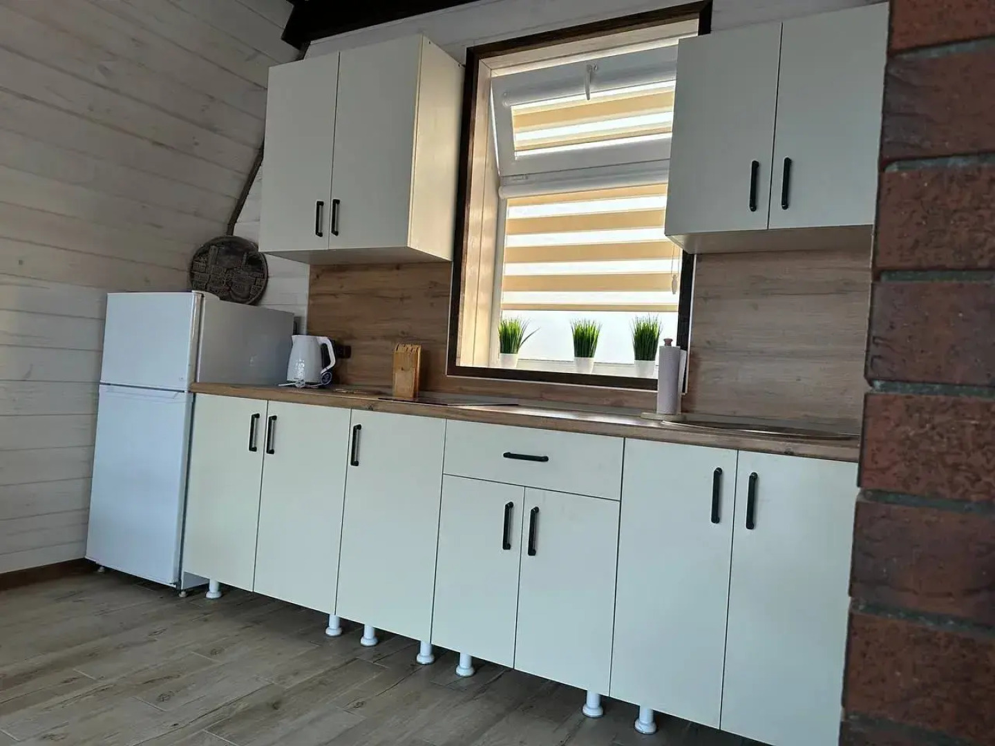 Частный дом с качелей кокон