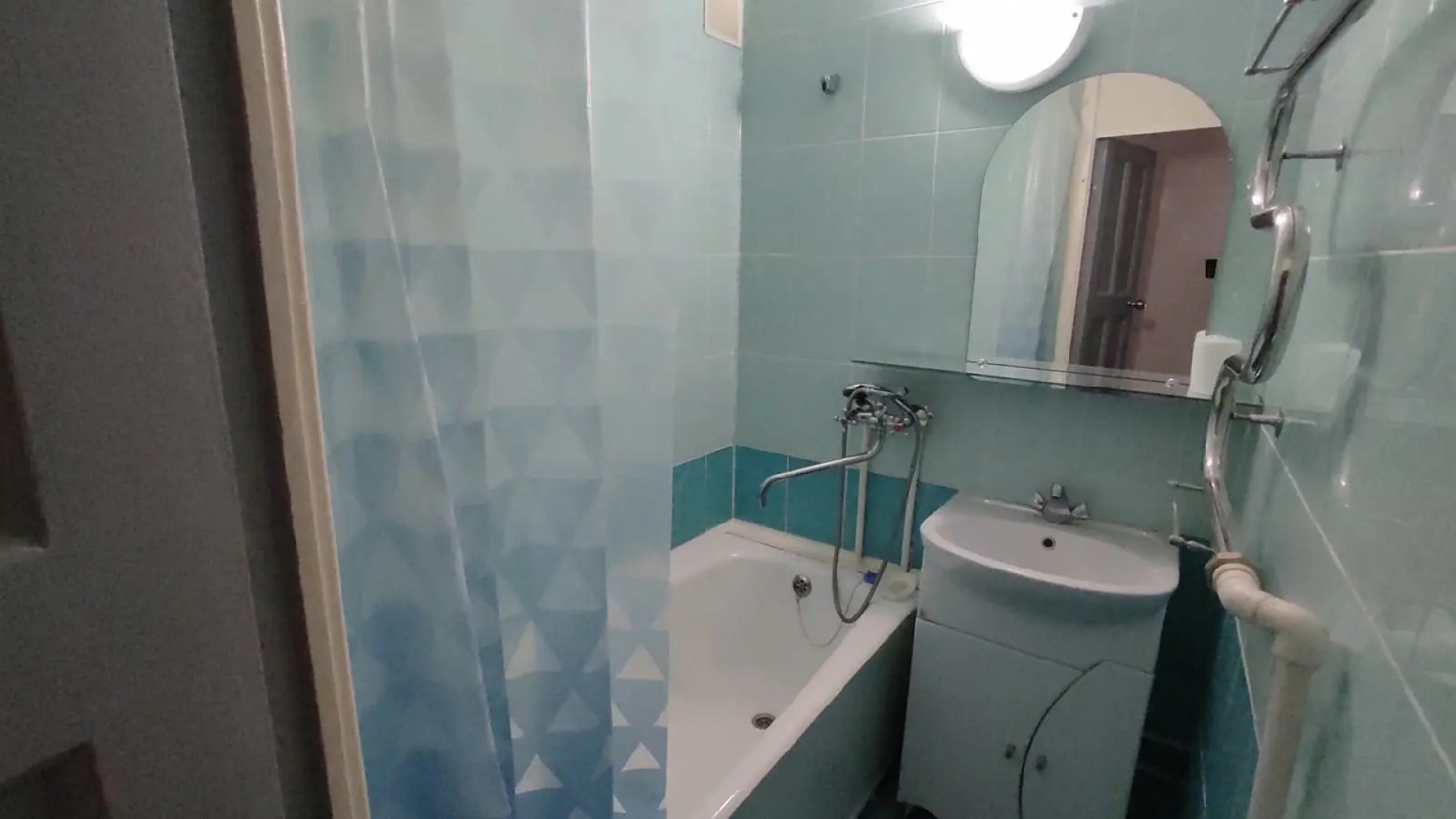 Квартира Двухкомнатная 50 лет Октября 33