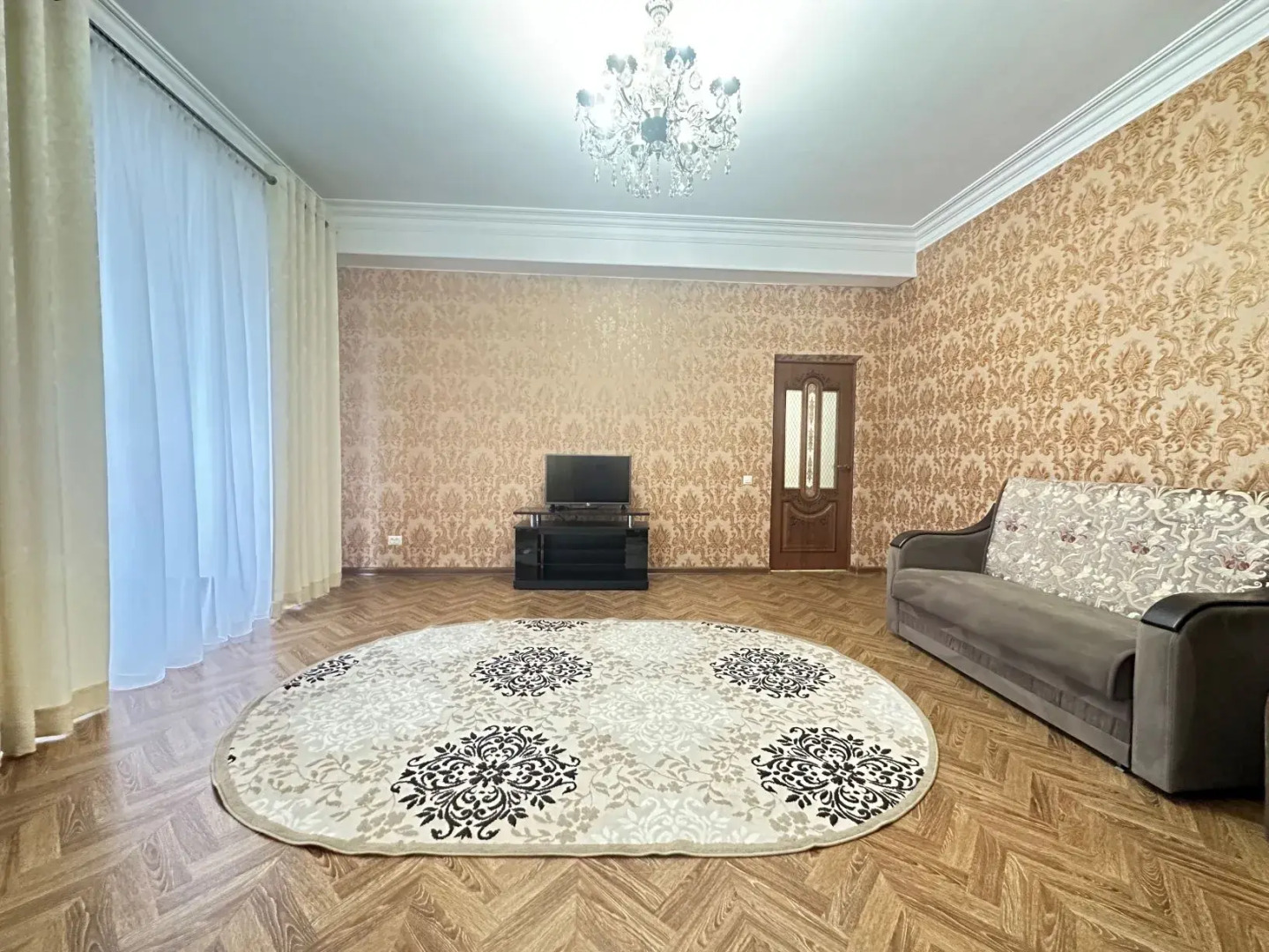 Квартира на проспекте Петра I 121