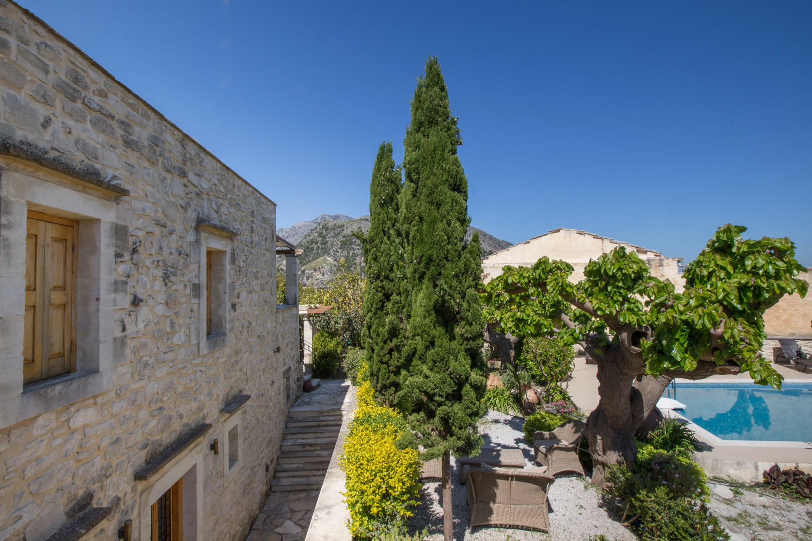 Отель Arcus Suites