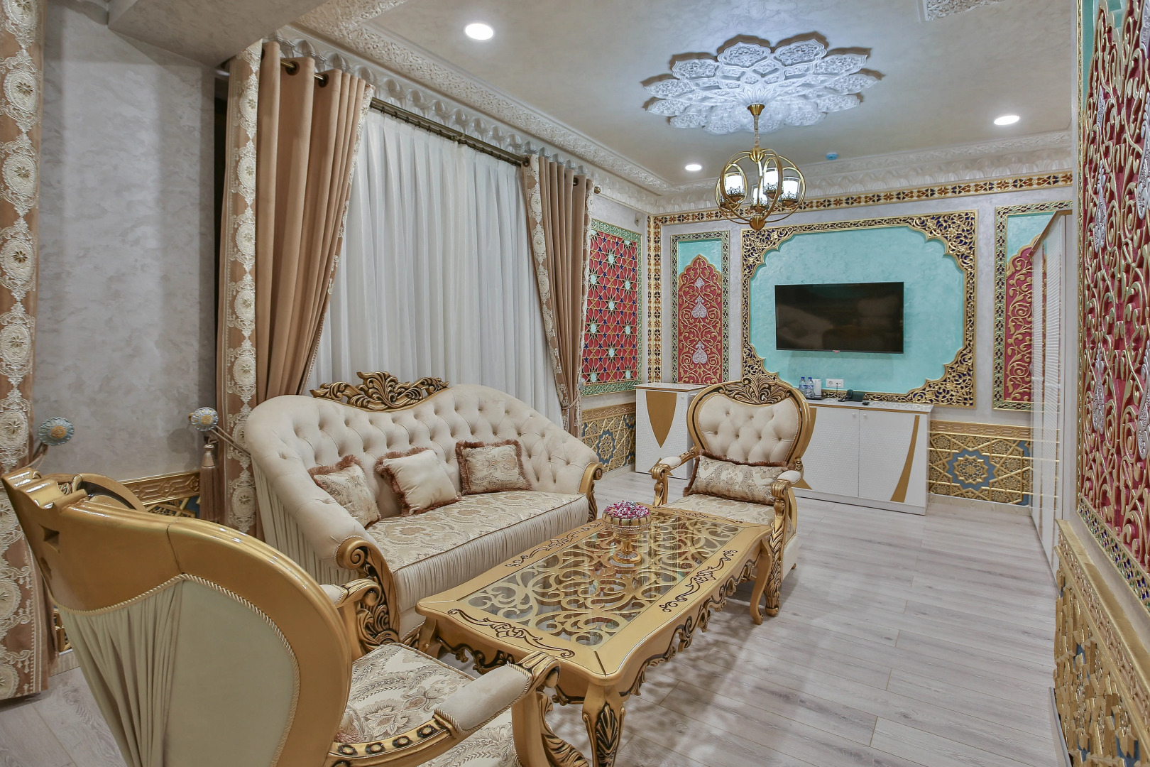 Отель Asian Plaza