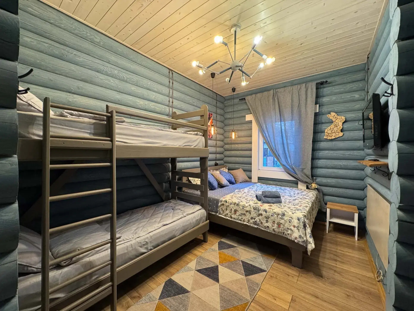 Частный дом У друзей сруб