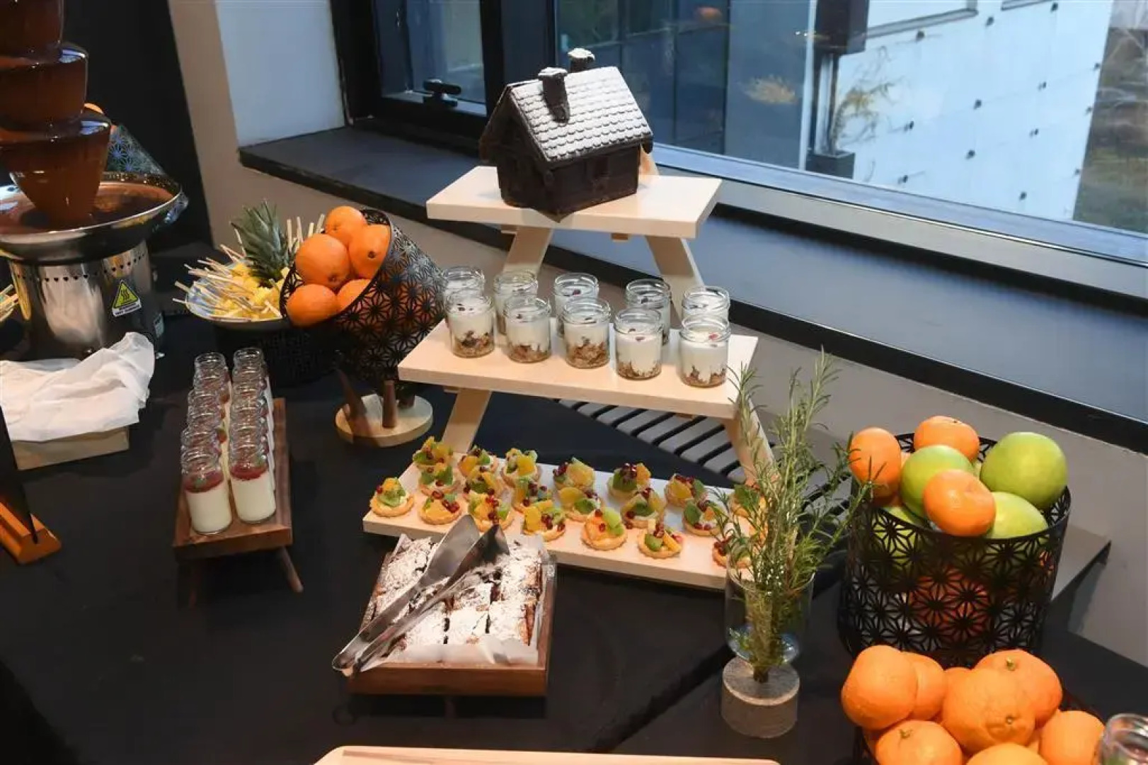 Отель Mona Plaza