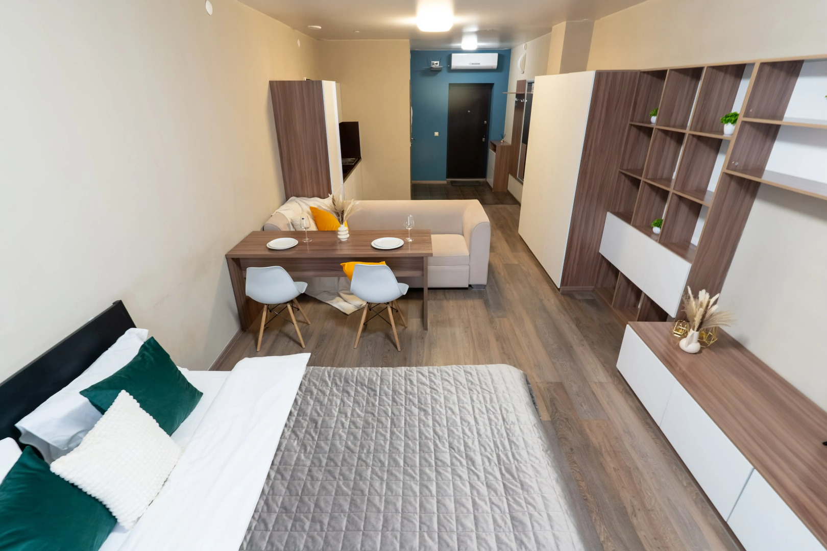 11 Апартаменты RADIUS Малышева 42А (20)