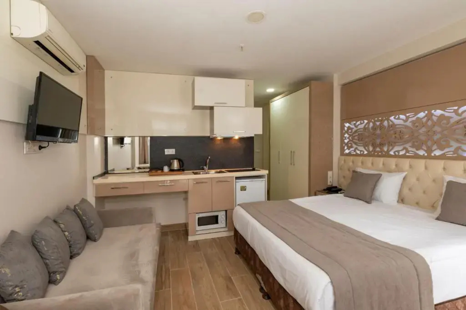 Отель Taksim Peri Suite